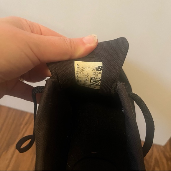 New Balance 715  Cross‎ Women’s Size 9 Training Shoes Sneakers Black - Picture 2 of 9